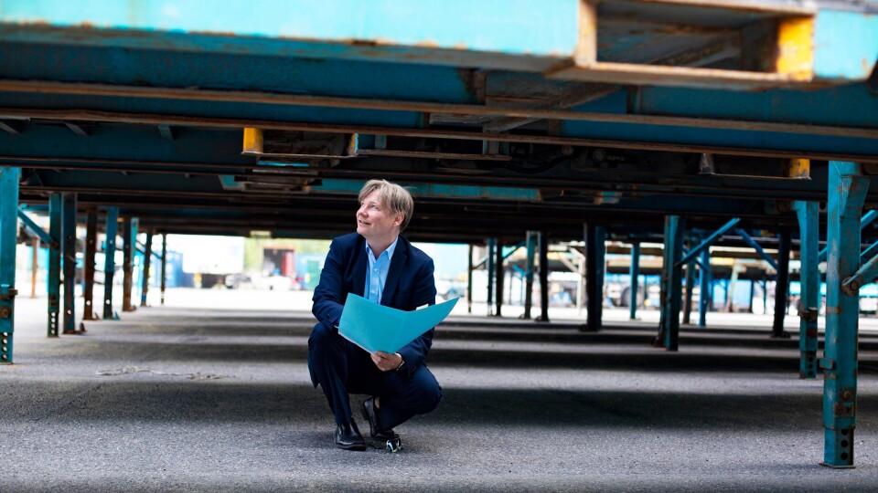 Kommunikasjons- og markedsdirektør Ole A. Hagen ved utbyggingsområdet i Langhus (foto: Sofie Skadal). Kommunikasjons- og markedsdirektør Ole A. Hagen ved utbyggingsområdet i Langhus (foto: Sofie Skadal).