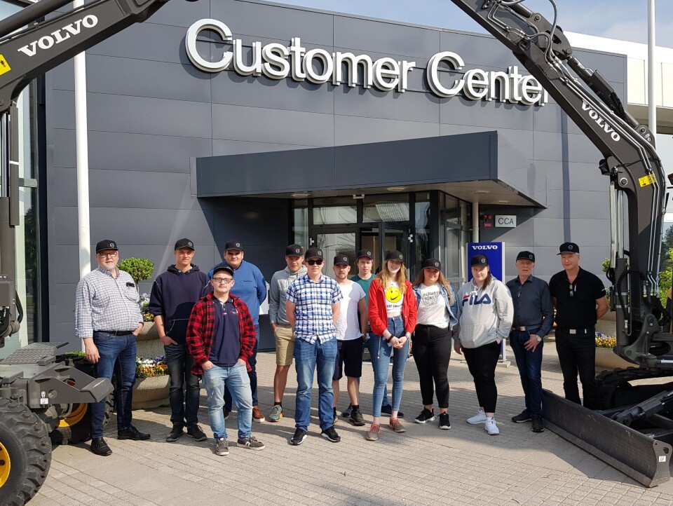 Spent gjeng ved ankomst Volvo Customer Center i Eskilstuna.