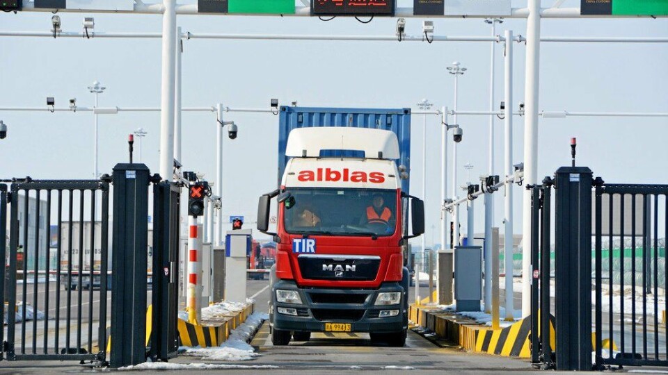 Det er selvfølgelig fint mulig å kjøre lastebil med last mellom Kina og Europa i dag, uten den nye motorveien på plass. Det nederlandske transportselskapet Alblas tilbakela 7400 km fra Tyskland, gjennom Polen, Hviterussland, Russland og Kasakhstan til Kina på tolv dager i 2019, med tolv tonn smøremidler.