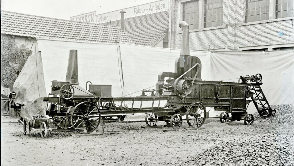 VEIBYGGER: Maskinen «Macadam Machine» fra 1908 blandet materiale med bindemiddel for å bygge veier.