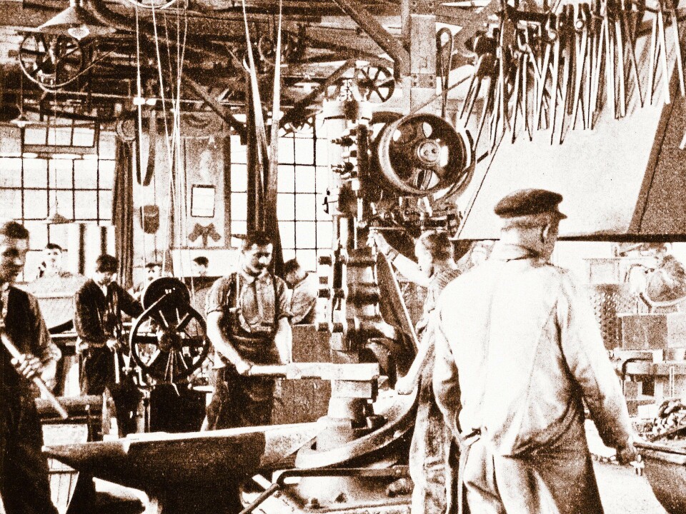 SMIA: Inne i smia i Langenthal i 1912.