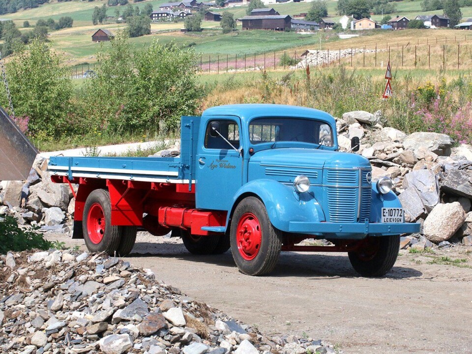 1946 Volvo LV125 «Rundnos» er det eldste kjøretøyet på Veteranlastebilens Nostalgi-torg.