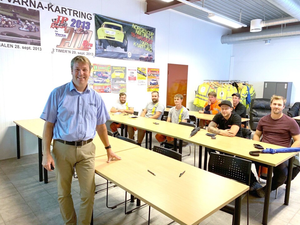 KURS: Pon Equipments, Glenn Thorén, holder kurs i komprimering underveis i Våler Anleggstreff.