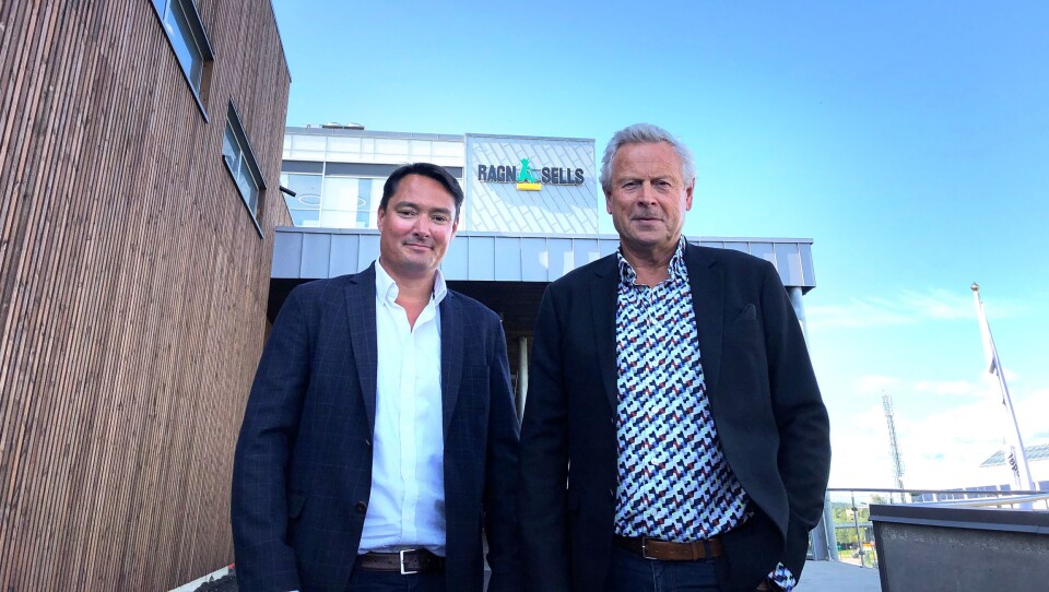 Vidar Svenning Olsen (t. v.) tar over som administrerende direktør i Ragn-Sells etter Bjørn Hoel.