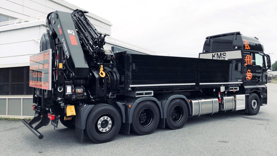 MAN TGX 35-500 med langt plan og stor bakmontert kran er svaret på et ønske om både høy nyttelast og kran med stor kapasitet og rekkevidde.