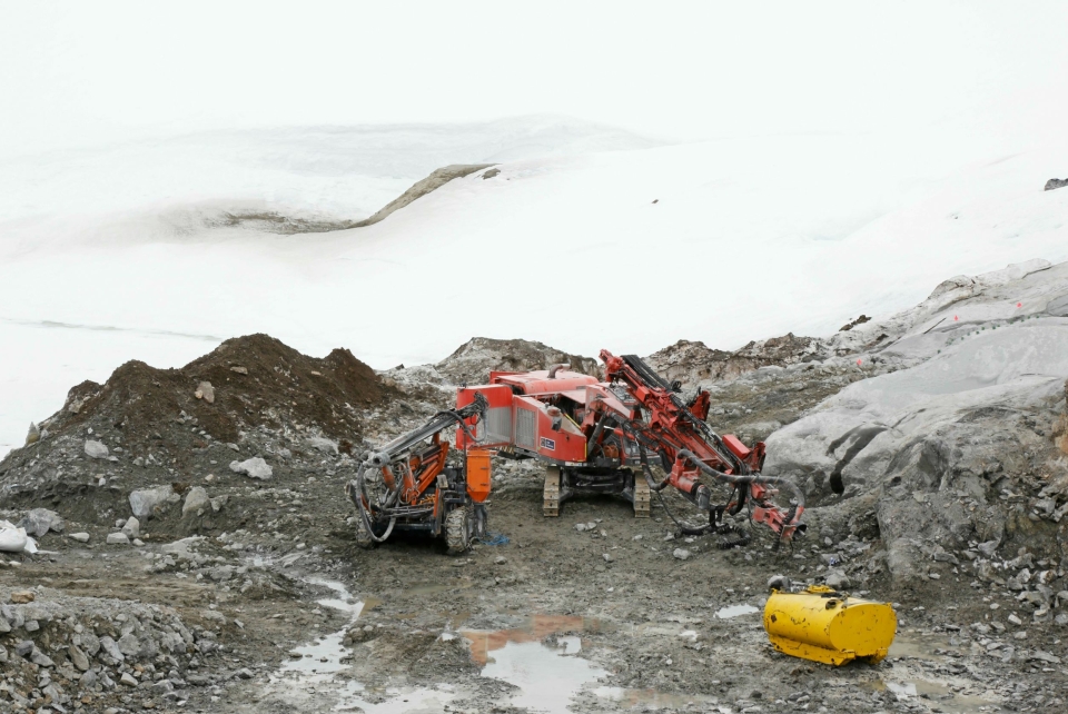 Greenland Ruby tar ut rubiner i sin gruve ble i Aappaluttoq på Grønland. Bilde fra mai 2017.