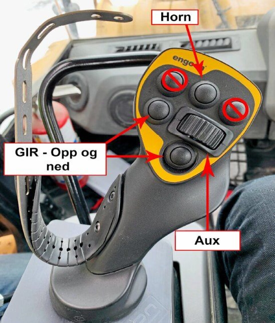 Den spesialutviklede joysticken gjør føreren i stand til å betjene hjullasteren med én hånd. Systemet er modulbasert, og kan også konverteres til andre typer maskiner.
