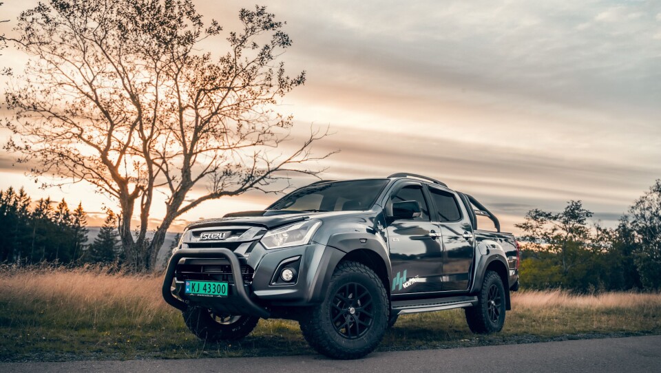 RØFF NYHET: Isuzu NORTH33 er utviklet i samarbeid med Arctic Trucks og kommer i 100 nummererte eksemplarer. RØFF NYHET: Isuzu NORTH33 er utviklet i samarbeid med Arctic Trucks og kommer i 100 nummererte eksemplarer.