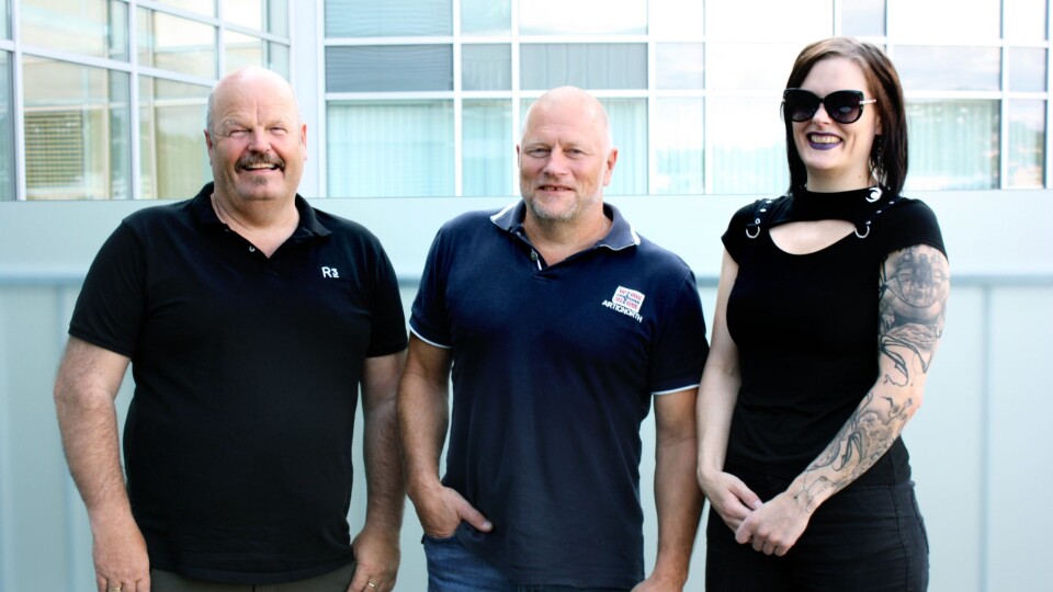 Bergfinn Alund, Bjørn Bjelde og Linda Bjelde i R3 er fornøyd med å ha sikret et kjempeoppdrag for bedriften.