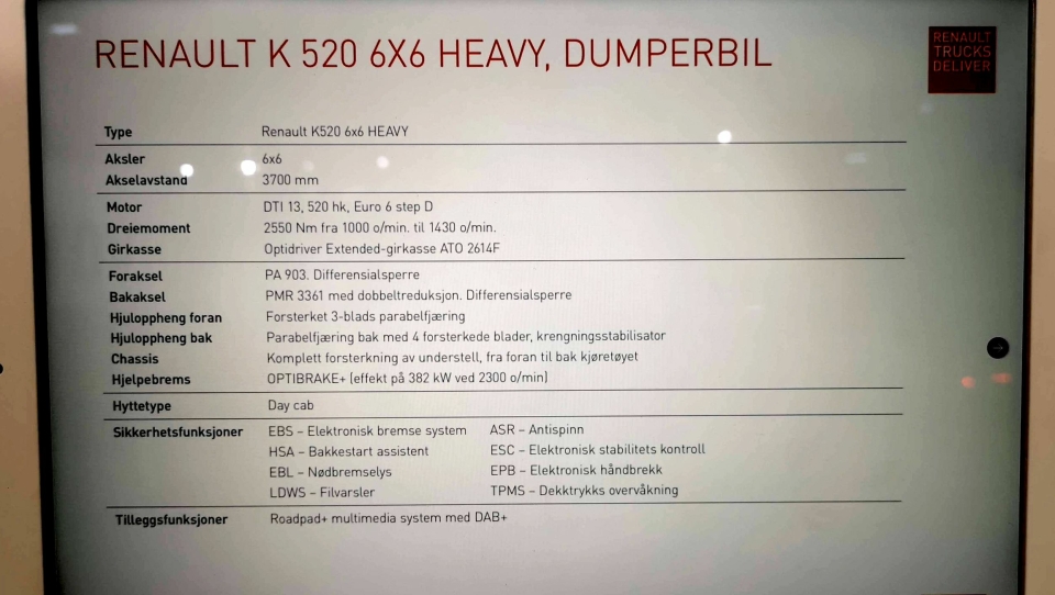 Tekniske spesifikasjoner om Renault K520 6x6-en som sto utstilt på messen.