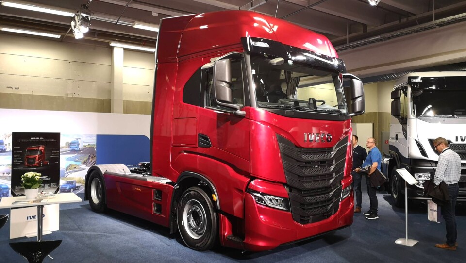 Denne trekkvogna er norgespremieren på Iveco S-Way, på Ivecos område på Transport og Logistikk 2019 (innerst i hall D).