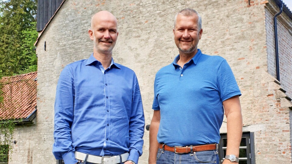 FAMILIEBEDRIFT: Truls (til venstre) og Gaute Markussen styrer i dag den 100 år gamle butikken. Begge gutta er vokst opp i bruddet og gruva i Sandvika.
