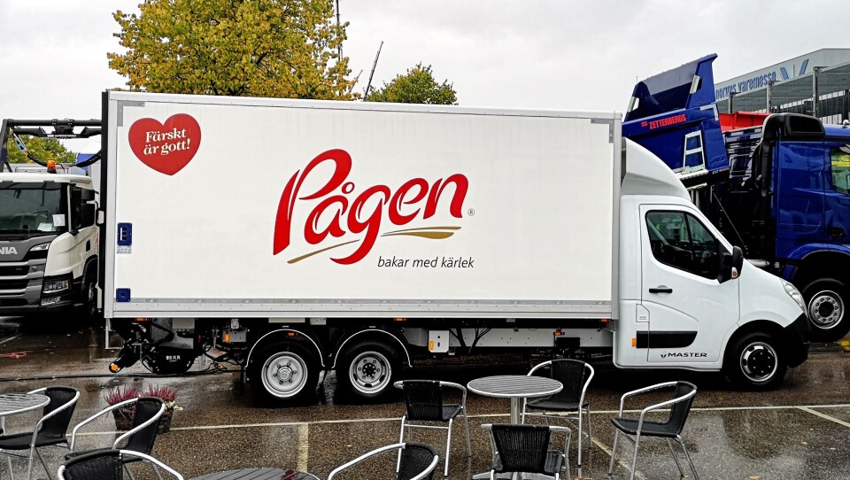 Denne Renault Master-en fra BE-Combi Systems og SKAB har en tillatt totalvekt på 6990 kg fordi det er en semihenger tilkoblet tett oppå ei trekkvogn. Den ble vist på Transport & Logistikk 2019 på Norges Varemesse i Lillestrøm.