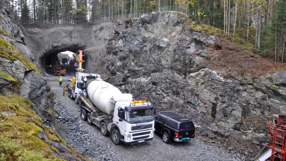 Rustandtunnelen er eneste tunnel på fv. 40 i Numedal. Rustandtunnelen er eneste tunnel på fv. 40 i Numedal.