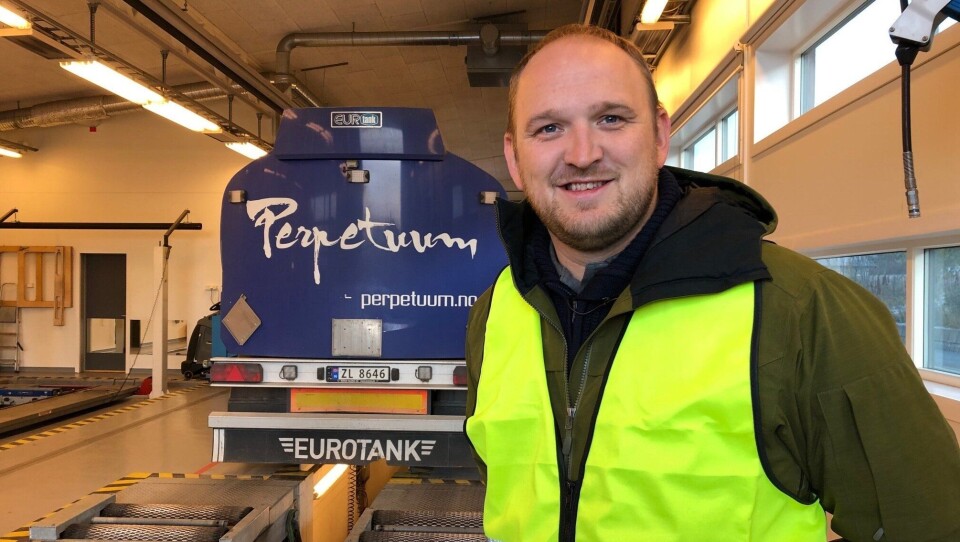 Samferdselsminister Jon Georg Dale på tungbilkontroll på Tromsdalen kontrollstasjon 15. oktober.