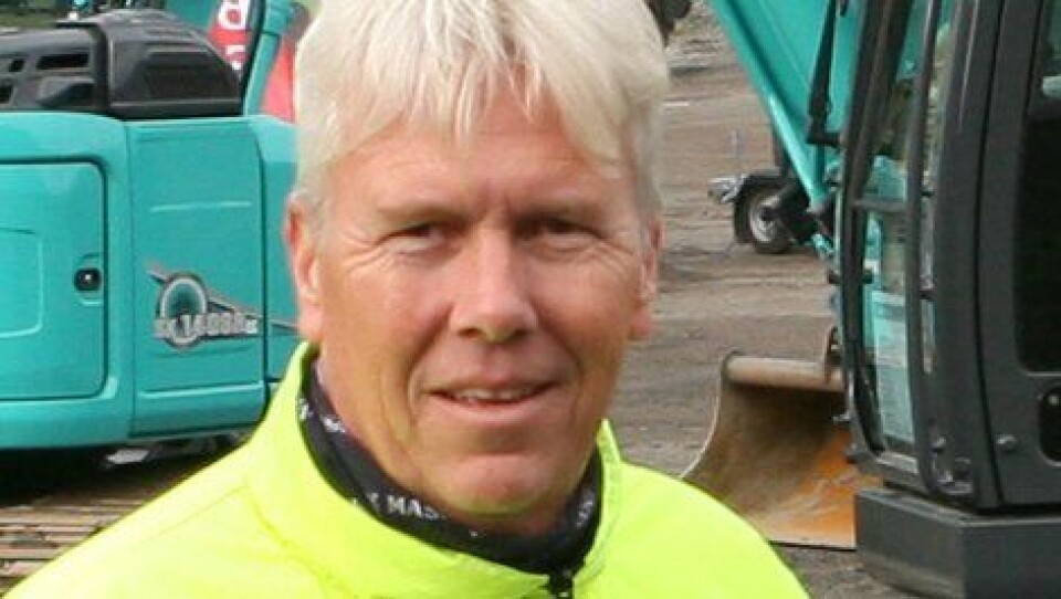Jon Ølstad (50) er ansatt som salgssjef i Malleus Maskin AS, Lier (Buskerud).