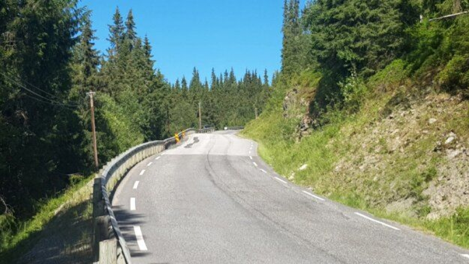 Fv. 27 Rondevegen, Venabygd, trengte som bildet viser, en oppgradering. Nå gjenstår bare asfalteringen av jobben. Men denne må vente til våren, siden det er kaldt i området.