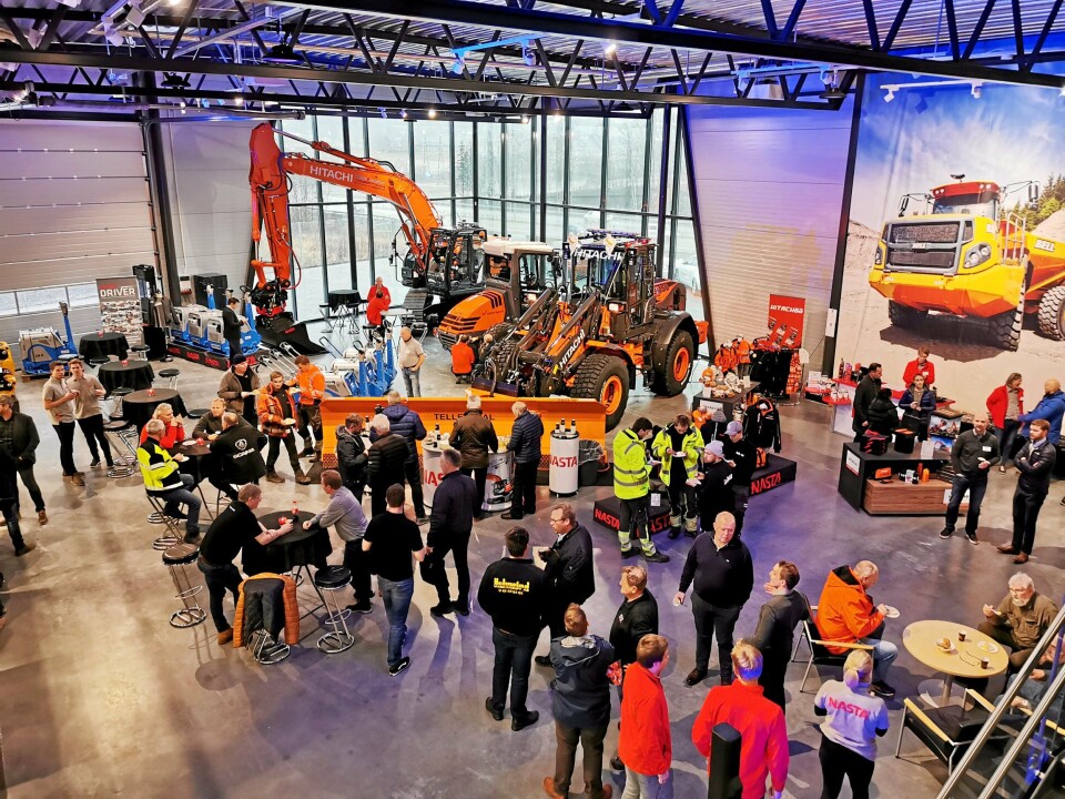 OMTRENT SOM PÅ EN MESSE: Det nye bygget inneholder et stort showroom. Nasta håper det skal bidra til at enda flere anleggsfolk stikker innom.