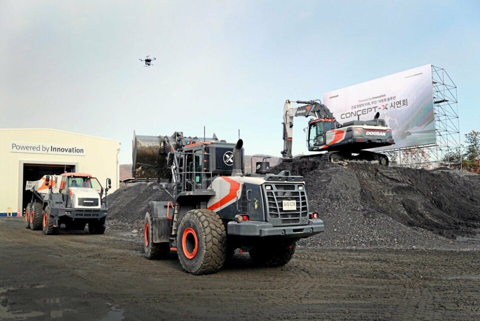 FREM TIL 2025: Fargekombinasjonen på Doosan-maskinene vil bli en gjenkjenningsfaktor mens utviklingsprosjektet pågår. Om det vil leve videre senere vil tiden vise.