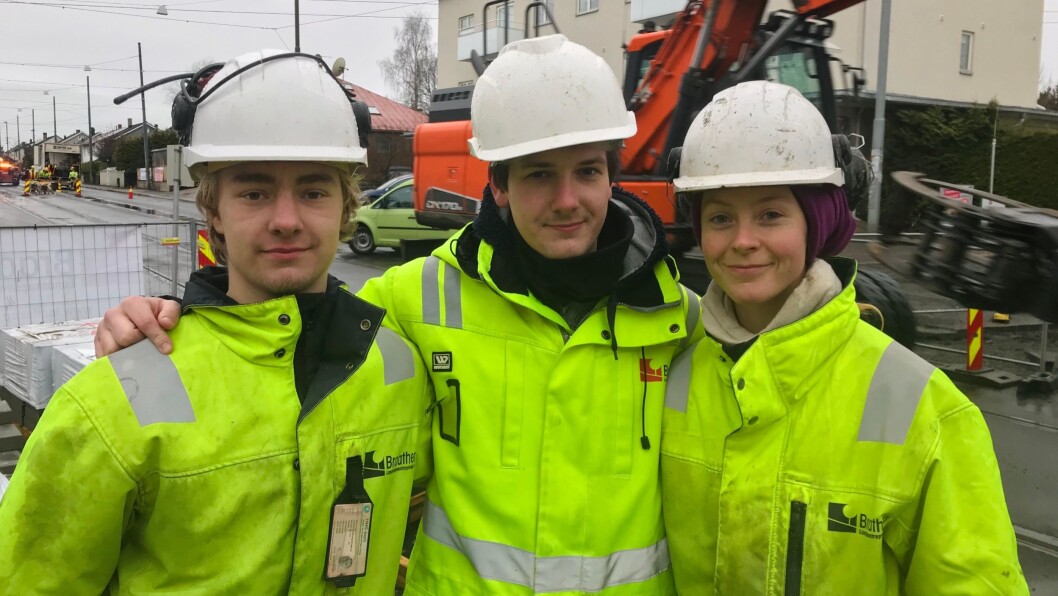 Fra venstre: Lærlingene Tobias Jacobsen, Jon Meinert og Emilie Dalevoll. Fra venstre: Lærlingene Tobias Jacobsen, Jon Meinert og Emilie Dalevoll.