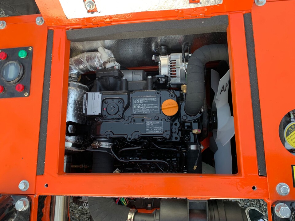 I Nante NT12 er det montert en tresylindret Yanmar dieselmotor som yter 13 kW.