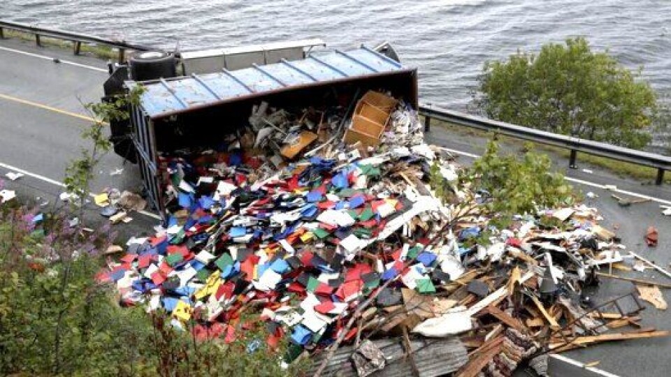 6. august 2018, kjørte et vogntog med to krokcontainere langs Bynesveien på fv. 715, Storsteinan i Trondheim da tilhengerdraget løsnet fra tilhengeren.Tilhengeren ble liggende på tvers av veien etter å ha løsnet fra bilen og veltet.