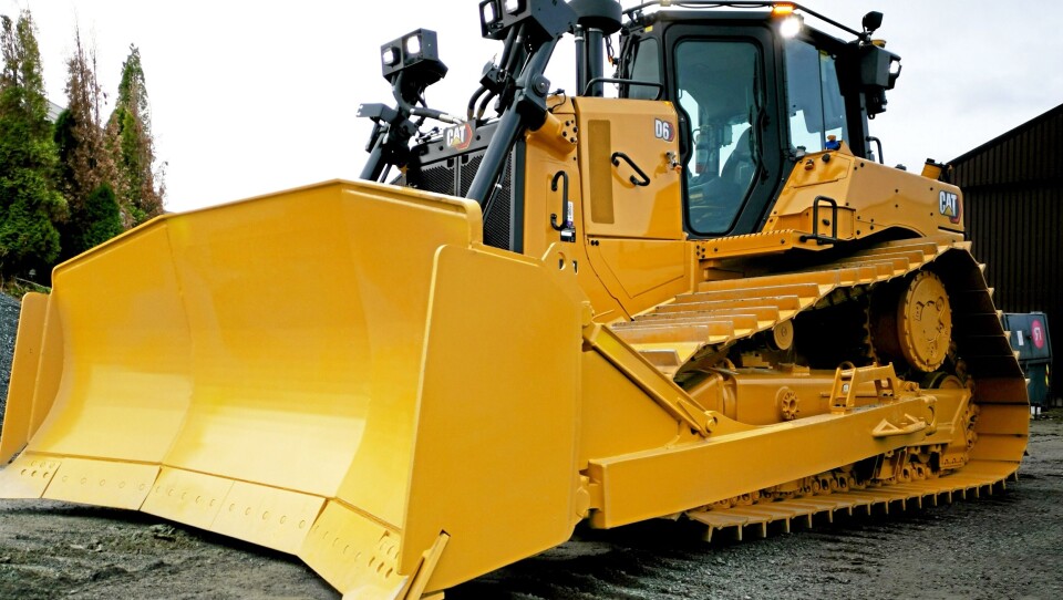 DEN FØRSTE: Cat D6’eren er den første standard D6 som Pon Equipment leverer i Norge etter at Caterpillar endret navn (og mye teknologi) på maskinene.
