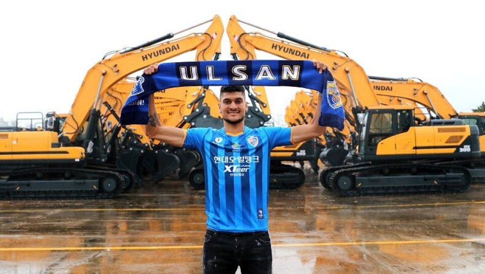 Bjørn Maars Johnsen har signert for Ulsan Hyundai Sør-Korea. Bjørn Maars Johnsen har signert for Ulsan Hyundai Sør-Korea.