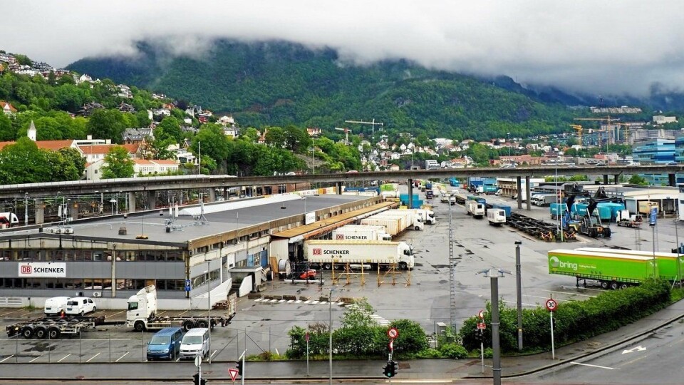 Bane Nor har gitt beskjed til PostNord og Schenker om at de må flytte ut fra terminalområdet på Nygårdstangen i løpet av to år.