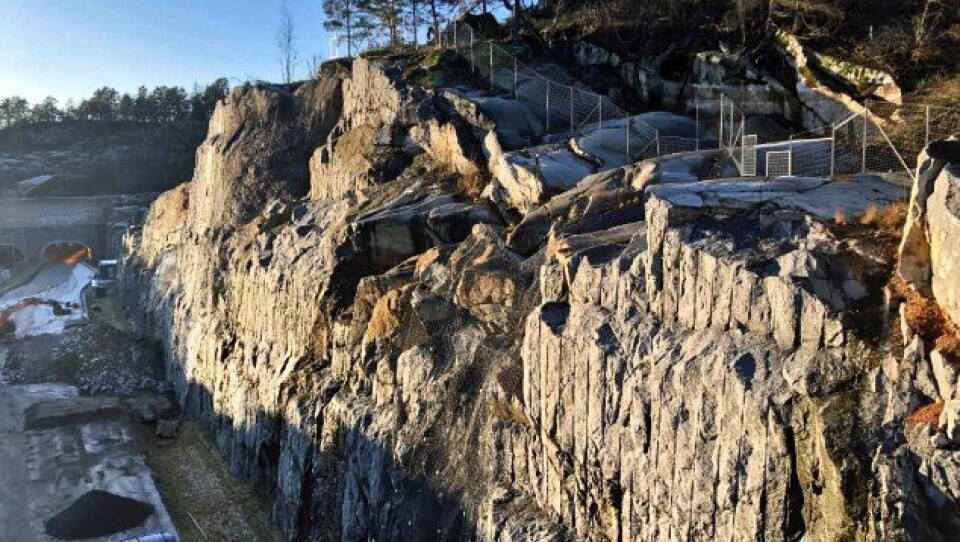 Fredag 13. desember 2019 gikk det et steinras ved E18 Bommestad i Larvik. Ca. 1000 kubikkmeter med løse steinmasser og steinblokker raste ned ved E18. Ytterligere 300 kubikkmeter med fjell (løs blokk) ble fjernet noen dager etter raset.