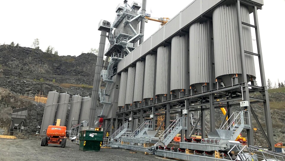 Den nye asfaltfabrikken på Rugsland ved Kristiansand skal i likhet med NCCs forrige fabrikk-investering, på Steinskogen i Bærum (bildet), være topp moderne og ha god kapasitet til å produsere asfalt med betydelig lavere CO2-utslipp enn den gamle. Den nye asfaltfabrikken på Rugsland ved Kristiansand skal i likhet med NCCs forrige fabrikk-investering, på Steinskogen i Bærum (bildet), være topp moderne og ha god kapasitet til å produsere asfalt med betydelig lavere CO2-utslipp enn den gamle.