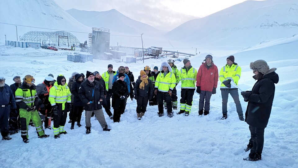 Kjerstin Askholt, Sysselmann på Svalbard, sa noen holdt en tale ved stengingen. Kjerstin Askholt, Sysselmann på Svalbard, sa noen holdt en tale ved stengingen.