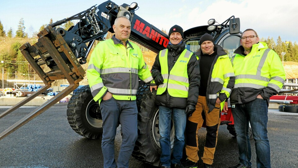 Vellykket overrekkelse og opplæring slår dette firkløveret fast. Fra venstre: Hans Arthur Sandum, Thor Tveter (Hesselberg), Tor Øyvind Pettersen og Thomas Ødegård.