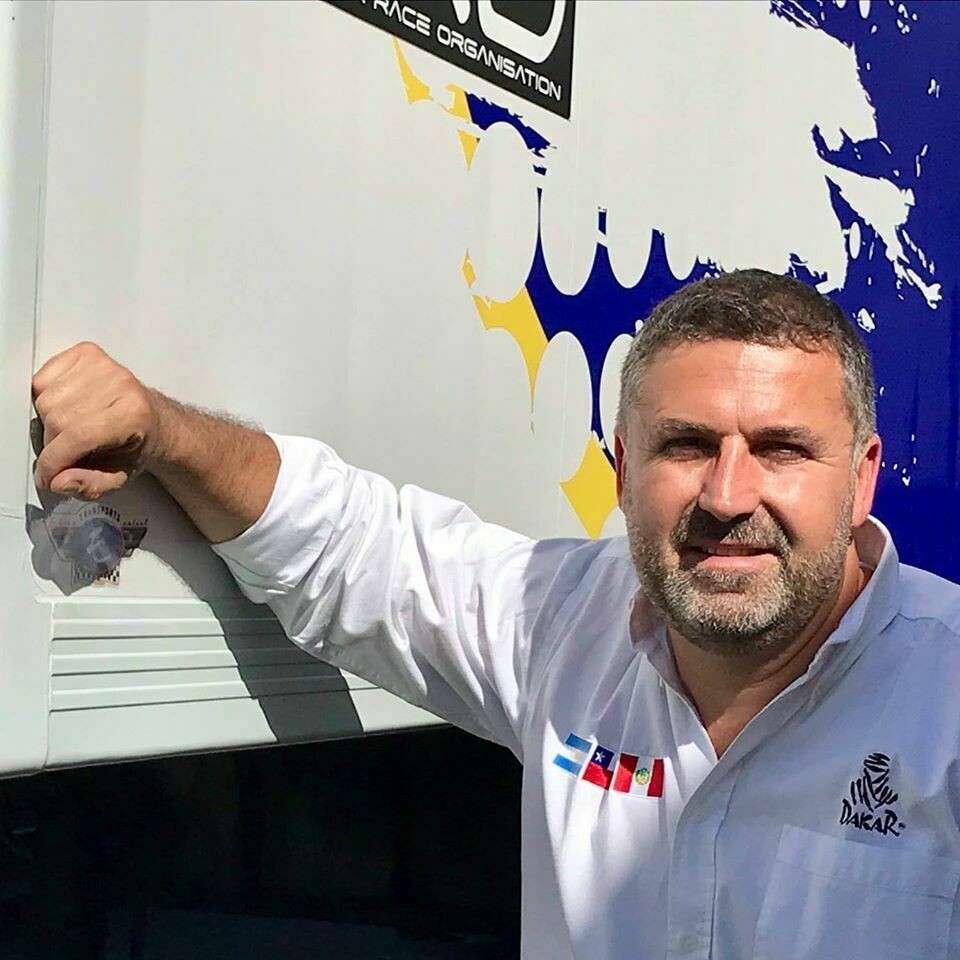 Journalist, lastebileier og organisator av Truckrace i Frankrike, Fabien Calvet, sier at situasjonen for lastebilsjåførene er ille i Frankrike nå.