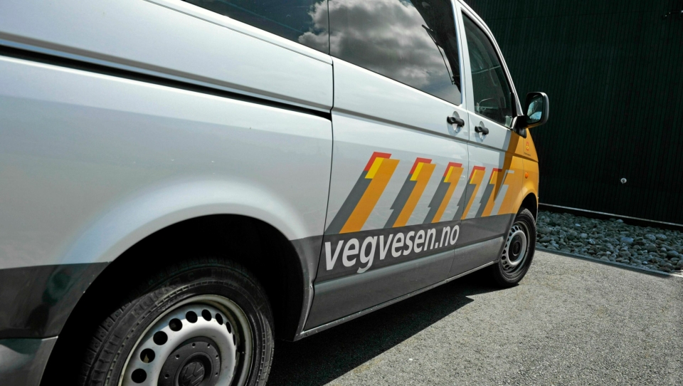 Statens vegvesen har anmeldt sju sjåfører i et transportfirma, og firmaet.