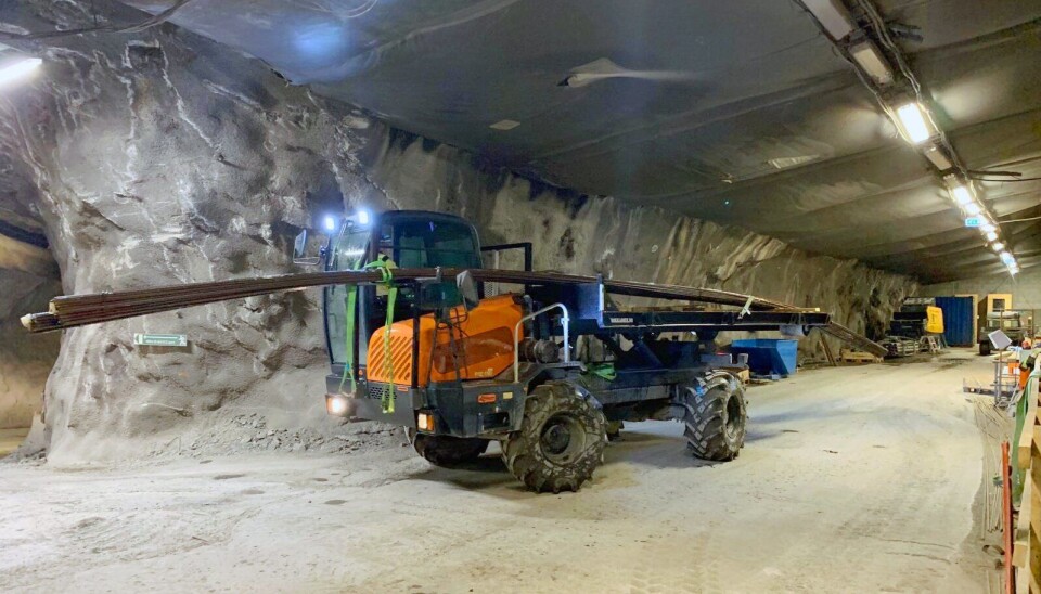 FLERE MULIGHETER: D12-maskinen kan også brukes til frakte 12 meters armeringsjern. Lasteflak er nemlig et tilvalg på denne maskinen. FLERE MULIGHETER: D12-maskinen kan også brukes til frakte 12 meters armeringsjern. Lasteflak er nemlig et tilvalg på denne maskinen.