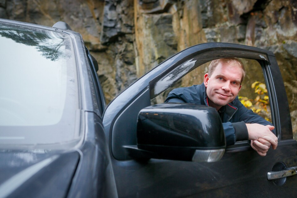 OFFENSIV: – Vi er i en heldig situasjon med biler på lager, som vi kan selge til «gammel pris», sier Steinar Dokken, ansvarlig for Isuzu i Norge.