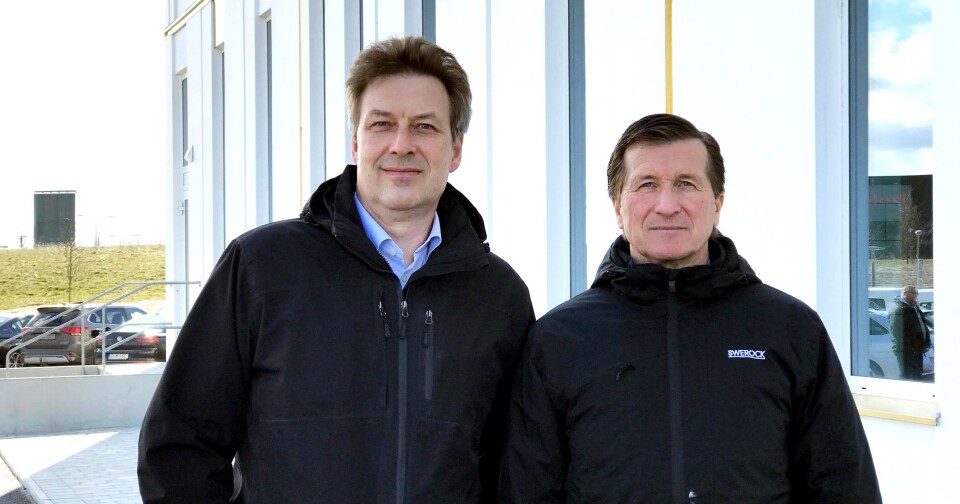 Fra venstre: Håkan Jacobsson (administrerende direktør i Peab Asfalt) og Håkan Wifvesson (administrerende direktør i Swerock).