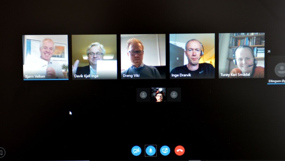 Bildet er fra Skype-møtet med utbyggingsdirektør i Statens vegvesen Kjell Inge Davik og anleggsdirektør i Kruse Smith som signerer kontrakten. Byggeleder i Statens vegvesen Inge Drarvik, avdelingsleder tunnel i Kruse Smith Dreng Viki og prosjektleder for Sykkelstamvegen Kari Smådal Turøy deltok også på det elektroniske signeringsmøtet.