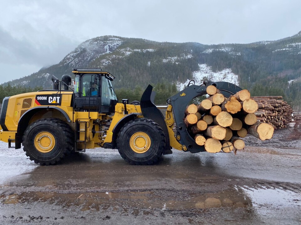 GIR GODE SVAR: Datasystemet følger bevegelsene til maskinene, som denne Cat 980M Logger, for å kunne utnytte maskinparken best mulig. GIR GODE SVAR: Datasystemet følger bevegelsene til maskinene, som denne Cat 980M Logger, for å kunne utnytte maskinparken best mulig.
