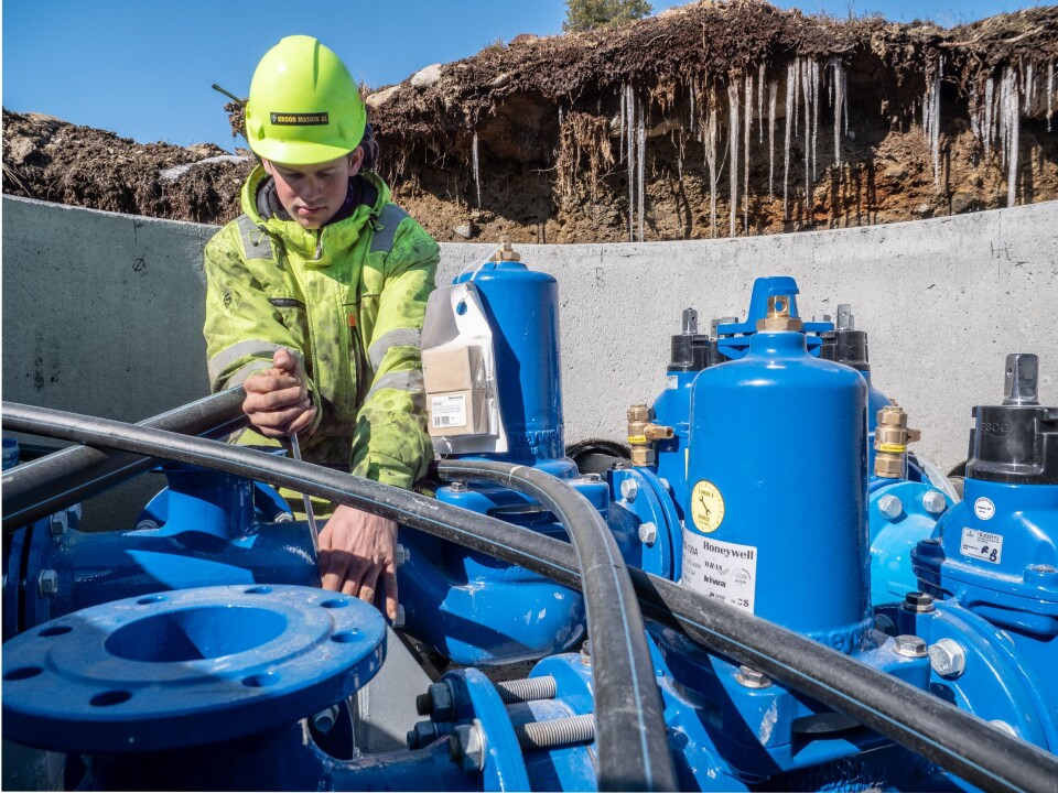 Henning har vært igjennom allsidige oppgaver, her med ADK (Anleggsrørlegger) oppgaver.