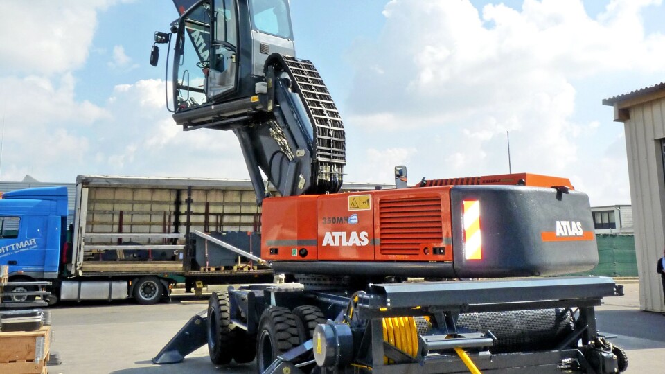 ATLAS: El-hjulmodellen 350 HM-E er bygd med 80 meter kabeltrommel, langt grave/riveaggregat og hevbar hytte.