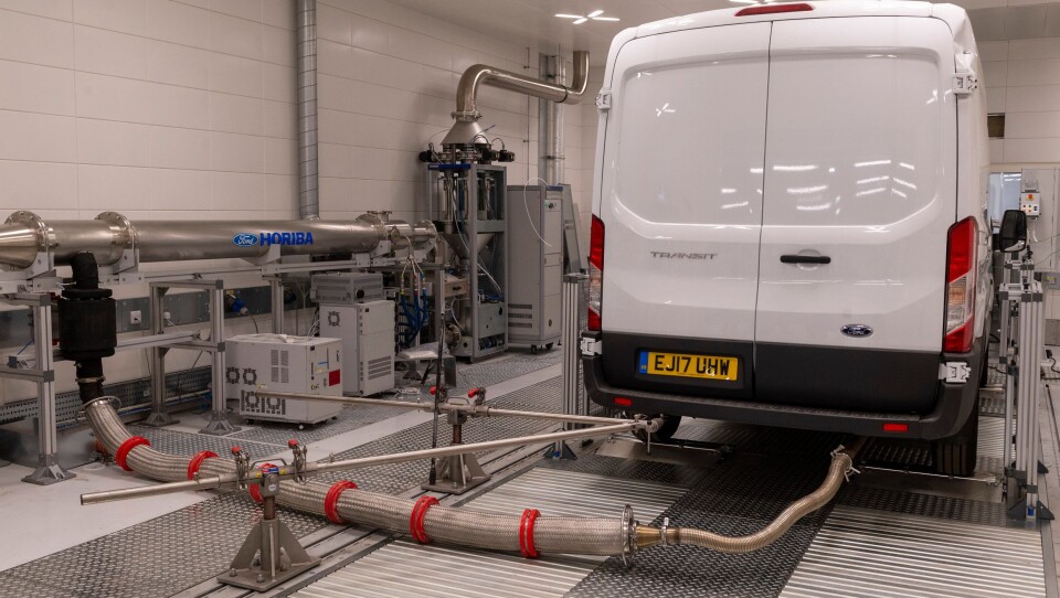 De nye WLTP-avgassmålingene har betydd en enda mer omfattende testing for bilprodusentene og her ved Fords utviklingssenter i Dunton, UK har de måttet øe testkapasiteten med flere nye testkammere. (Foto: Ford)