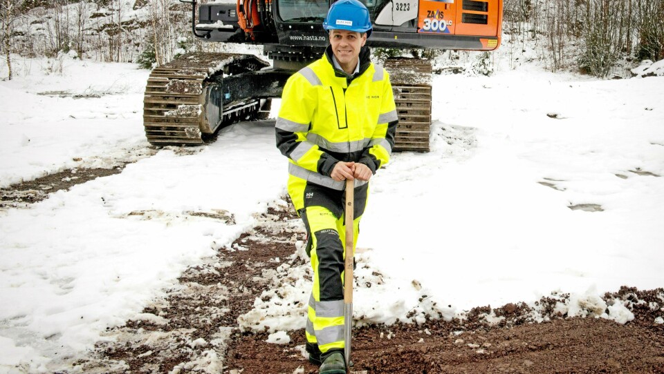 Samferdselsminister Knut Arild Hareide hadde fredag 31. januar 2020 sitt første reelle oppdrag som samferdselsminister, da han tok første spadetak for nytt dobbeltspor Nykirke-Barkåker på Vestfoldbanen. Nå fører ekstra (og tidlige) kostnader på Follobanen, Vestfoldbanen og Østfoldbanen til at andre jernbane-strekninger får utsatt utbygging i 2020 og 2021.