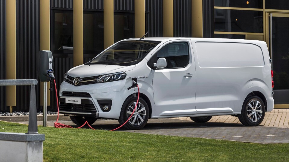 Toyota Proace Electric kommer som en utfordrer i det elektriske varebilmarkedet i Norge i år.