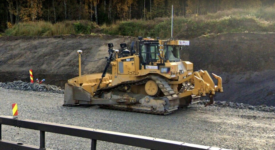 Bilde tatt ved en tidligere anledning av en Cat D6 dozer tilhørende Lesja Bulldozerlag på E6-prosjektet. Det var en slik D6 som tyvene robbet for GPS-utstyr.
