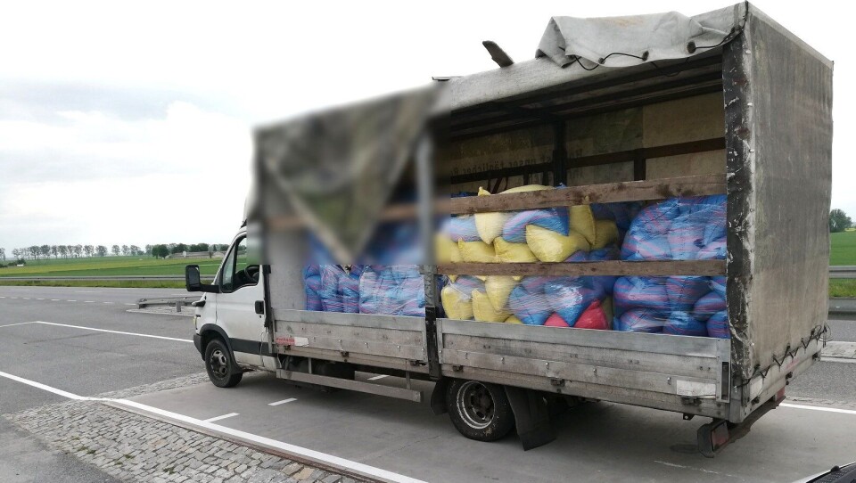 Varebil stoppet med 8950 kg totalvekt.
