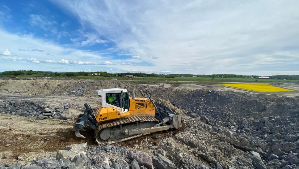 KAN LEIES: Liebherr PR736 er et godt eksempel på utstyr som kan leies hos Machine Partner AS.