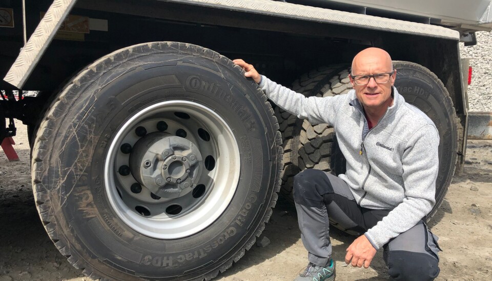 Både Tommy Rustad og hans kolleger skal teste de nye CrossTrac-dekkene fra Continental.