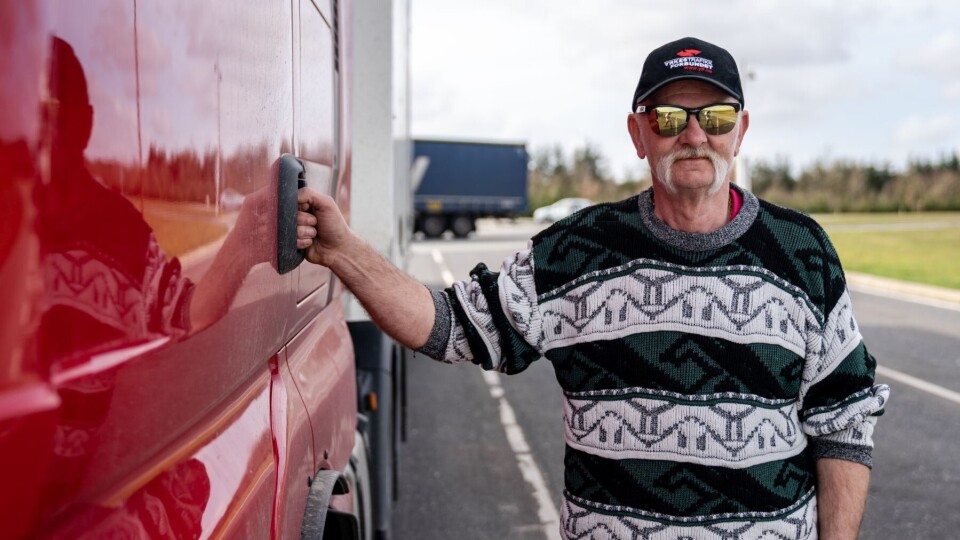 Jan Arne Laberget, leder for YTF Logistikk, ber yrkessjåførene holde hodet kaldt i møte med den forventede store campingturismen i Norge denne sommeren.